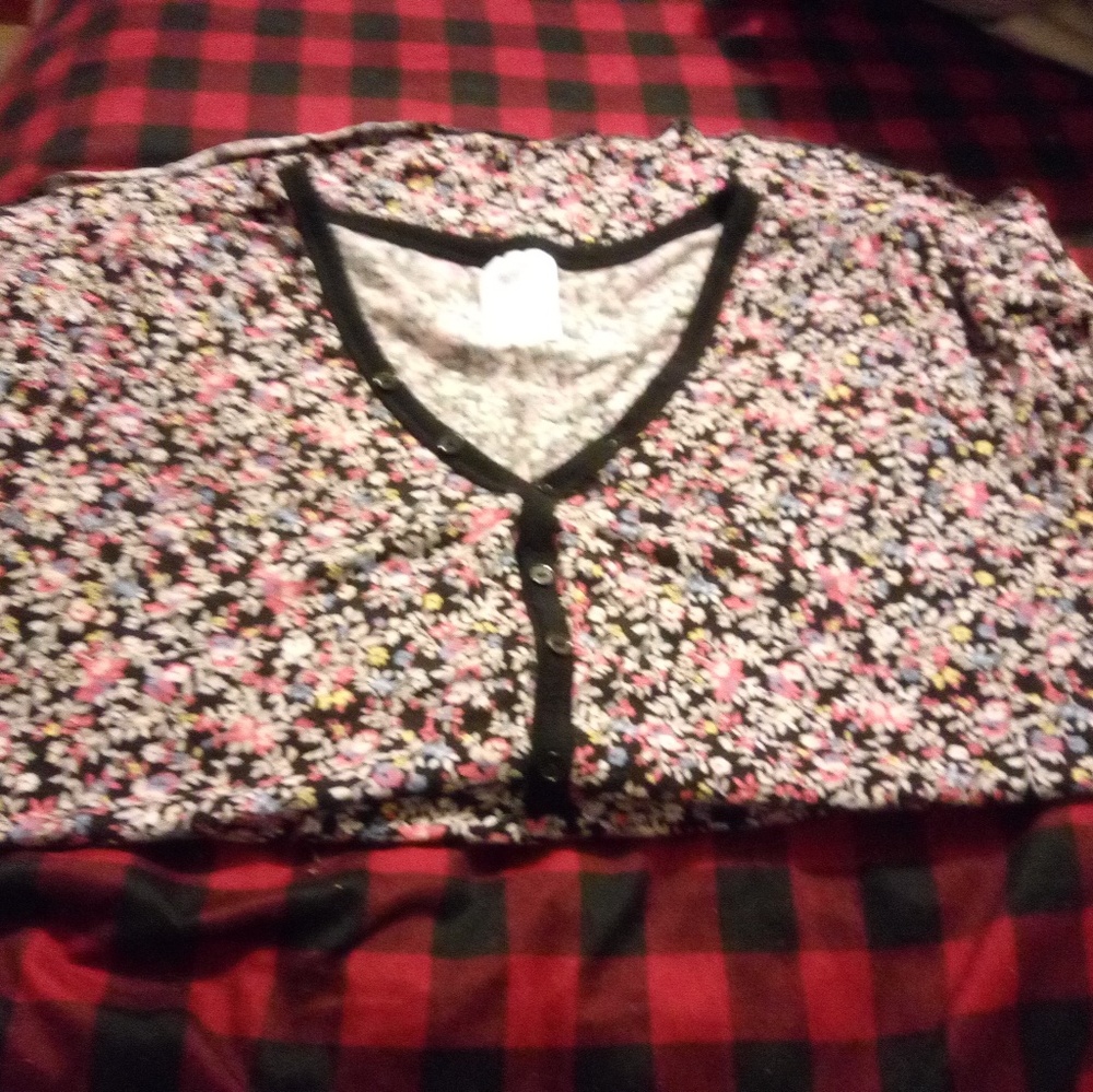 Shirt - Picture 2 of 4